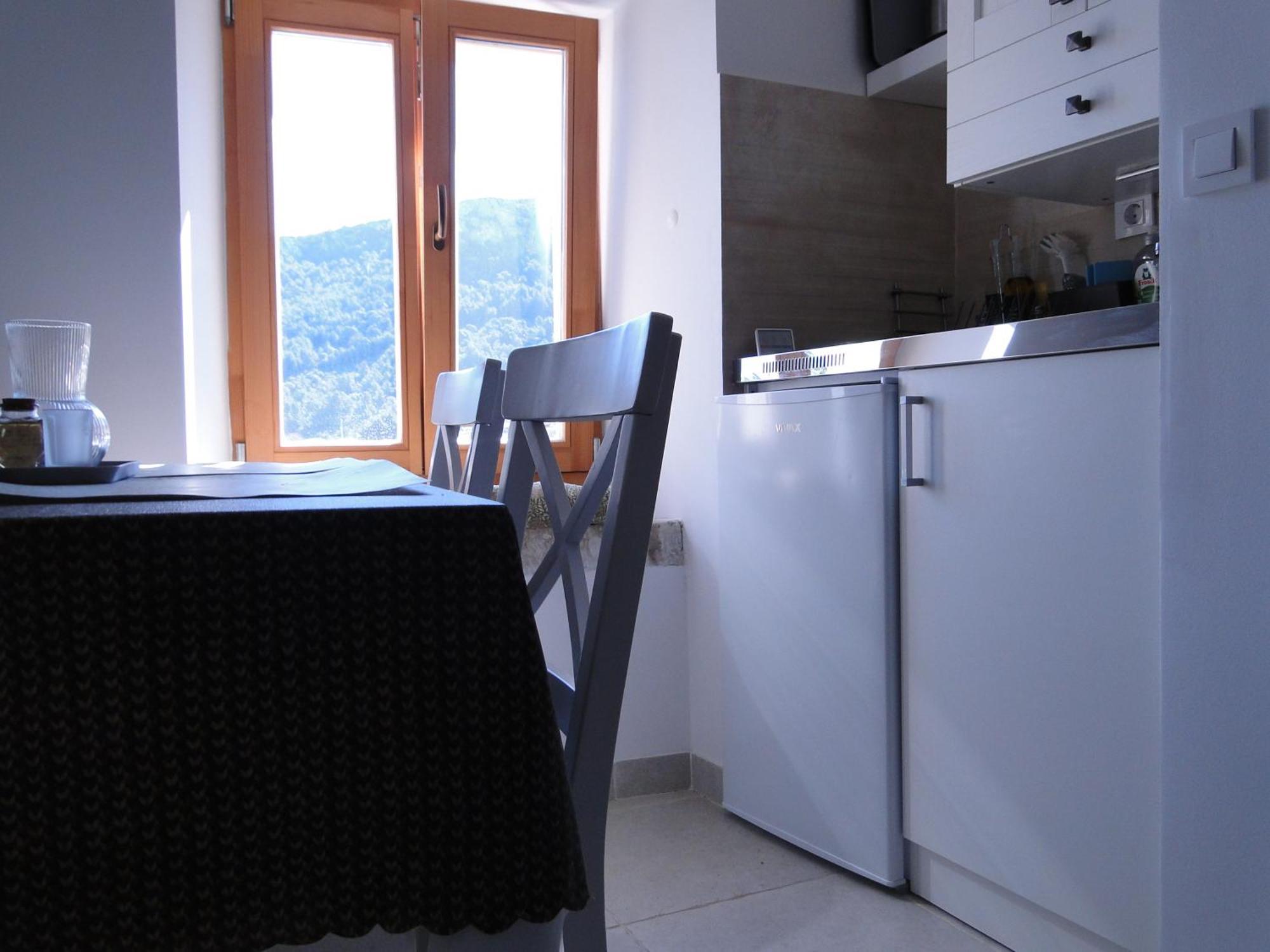 Heritage Apartments Kyra & Fox In Pitve, Hvar Esterno foto